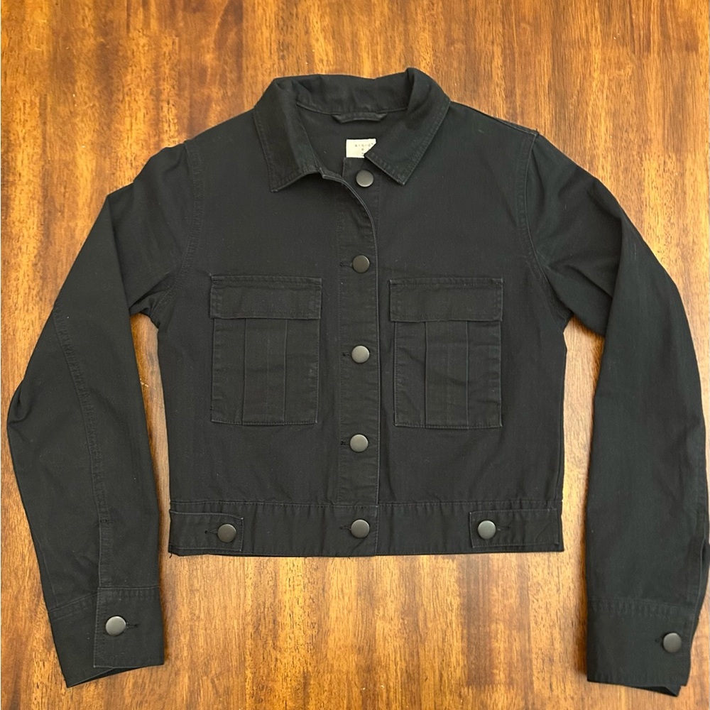 Black Jean Jacket with Cropped Style and Long Sleeves